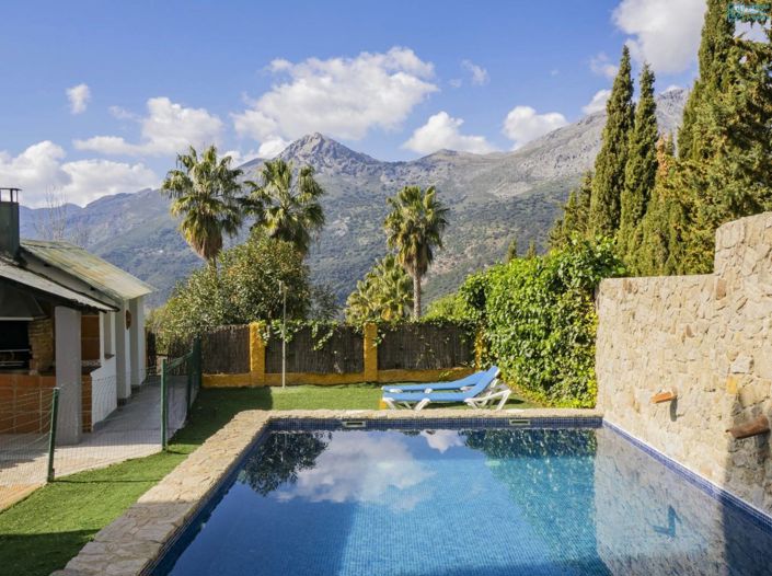 Image No.18-6 Bed Country House for sale