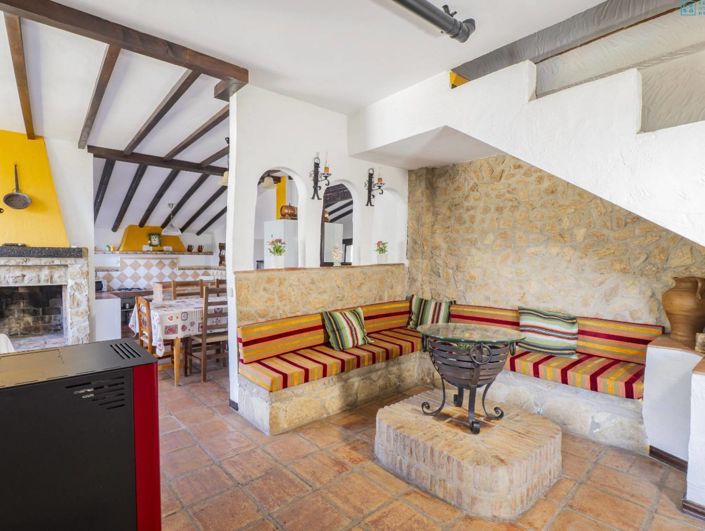 Image No.4-6 Bed Country House for sale