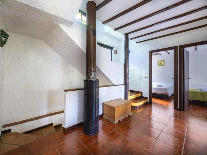 Image No.8-6 Bed Country House for sale