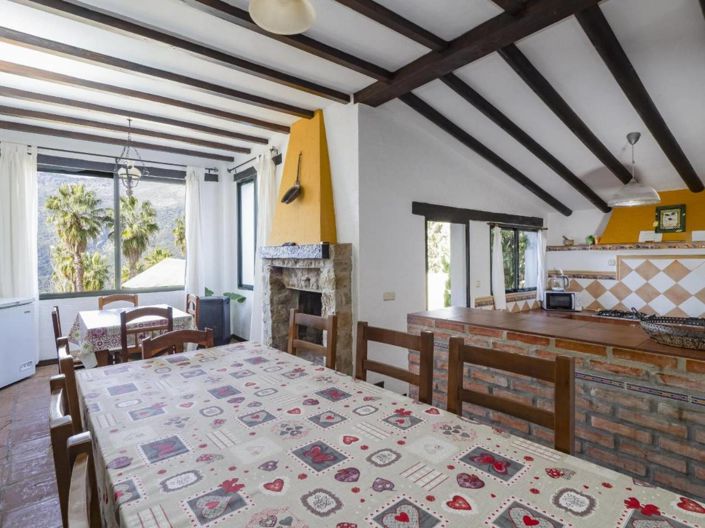 Image No.9-6 Bed Country House for sale