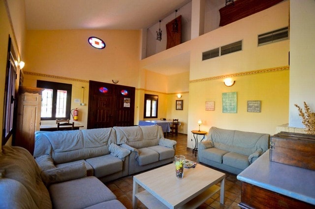 Image No.10-17 Bed Property for sale