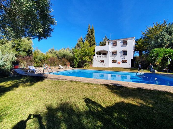 Image No.1-6 Bed Country House for sale