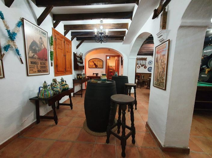 Image No.10-6 Bed Country House for sale