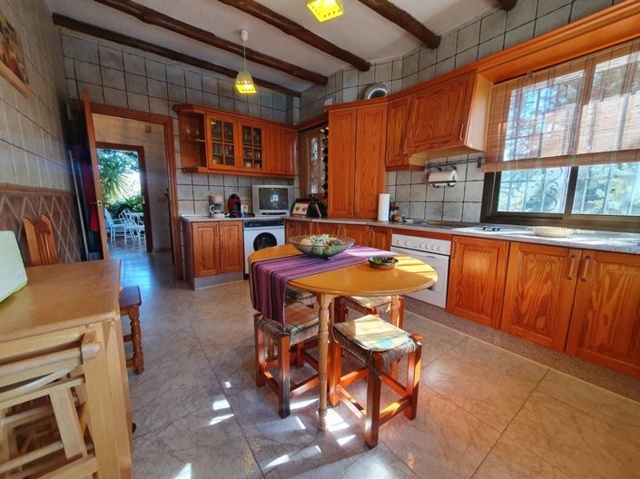 Image No.9-6 Bed Country House for sale