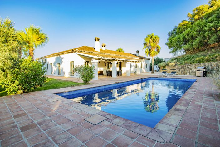 Image No.2-4 Bed Property for sale