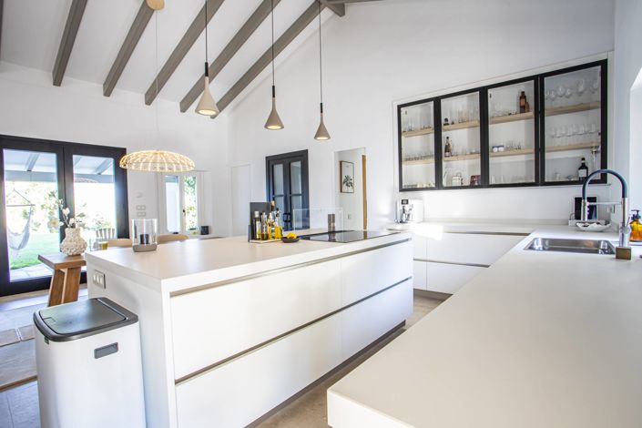 Image No.17-4 Bed Property for sale