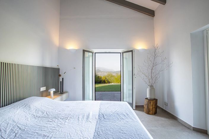 Image No.22-4 Bed Property for sale