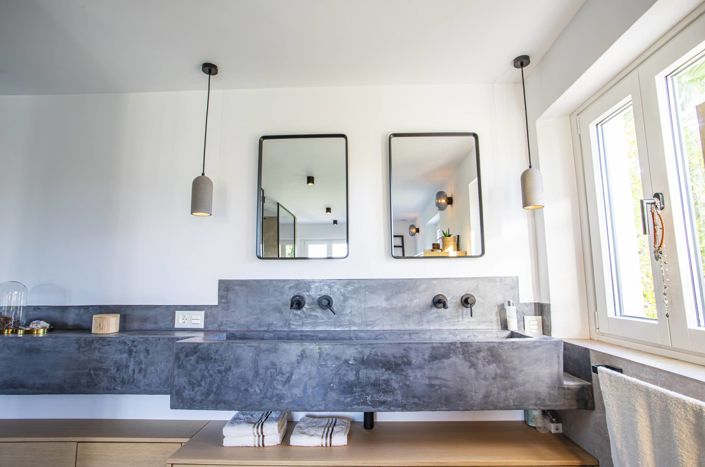 Image No.24-4 Bed Property for sale