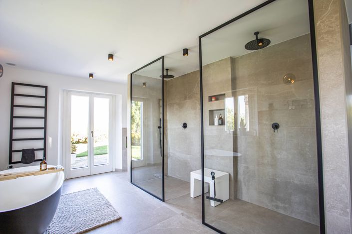 Image No.25-4 Bed Property for sale