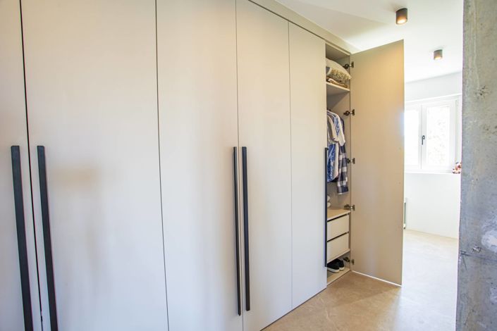 Image No.26-4 Bed Property for sale