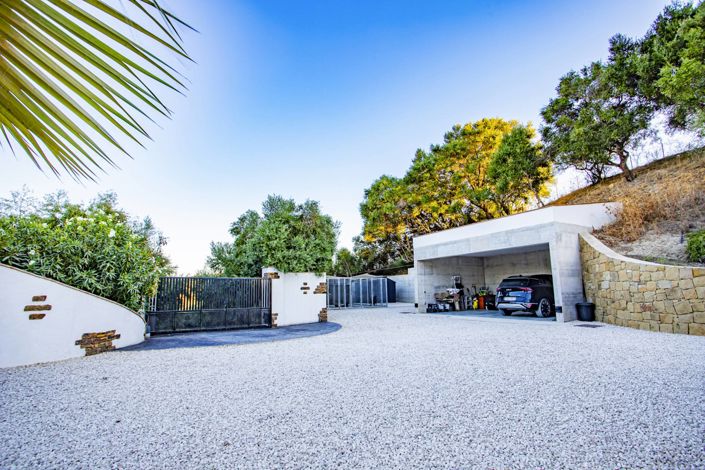 Image No.36-4 Bed Property for sale