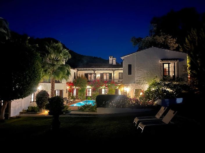 Image No.1-9 Bed Country House for sale