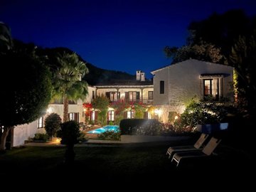 9 Bed Country House for sale