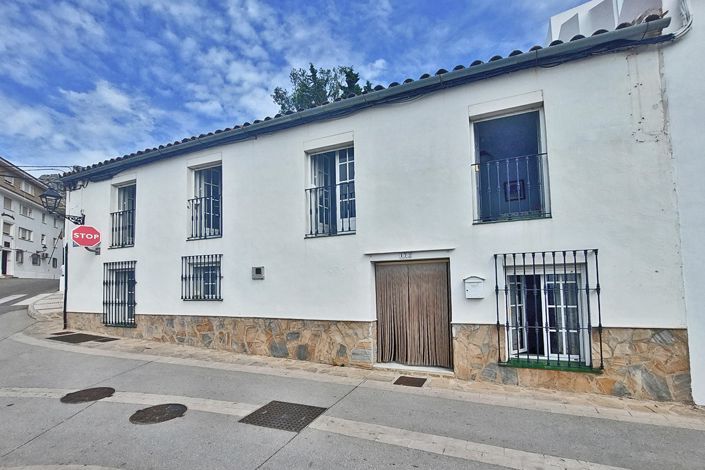 Image No.1-6 Bed Village House for sale