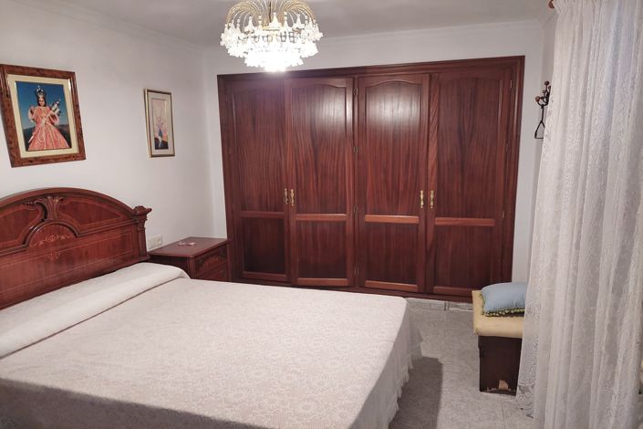 Image No.14-6 Bed Village House for sale