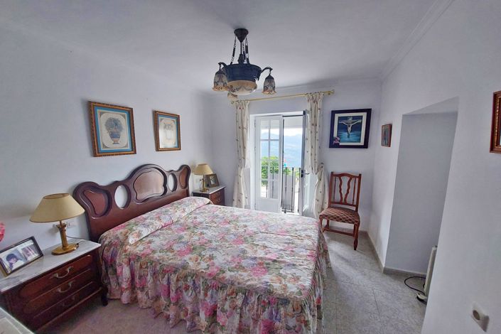 Image No.15-6 Bed Village House for sale