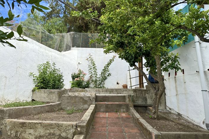 Image No.24-6 Bed Village House for sale