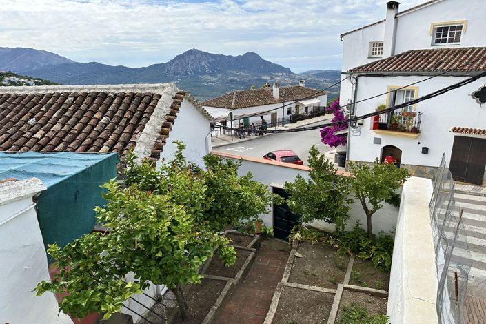 Image No.25-6 Bed Village House for sale