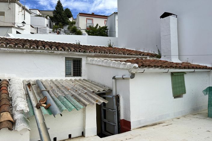 Image No.31-6 Bed Village House for sale