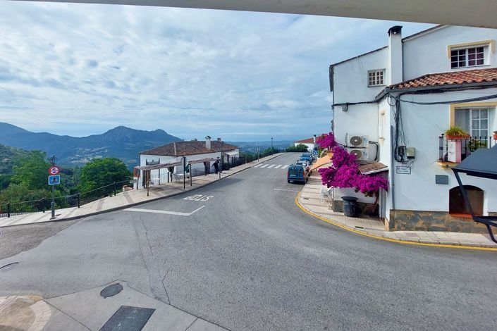 Image No.4-6 Bed Village House for sale