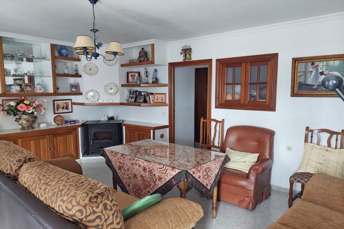 Image No.6-6 Bed Village House for sale