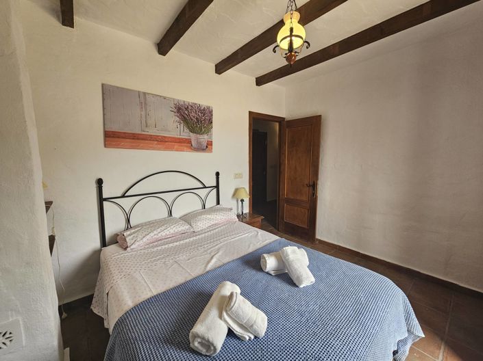 Image No.20-5 Bed Property for sale