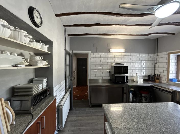 Image No.10-12 Bed Property for sale