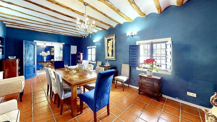 Image No.13-12 Bed Property for sale