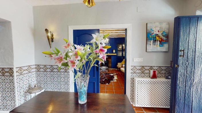 Image No.16-12 Bed Property for sale