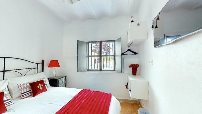 Image No.22-12 Bed Property for sale