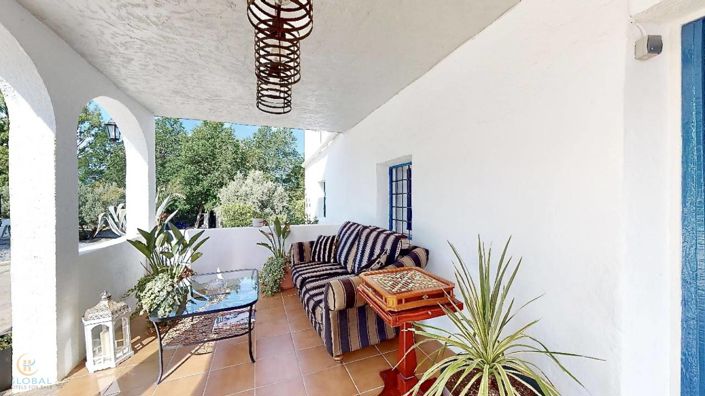 Image No.28-12 Bed Property for sale