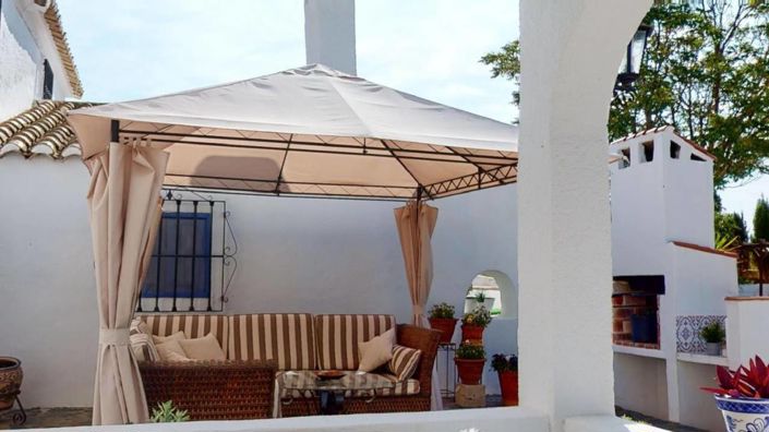 Image No.31-12 Bed Property for sale