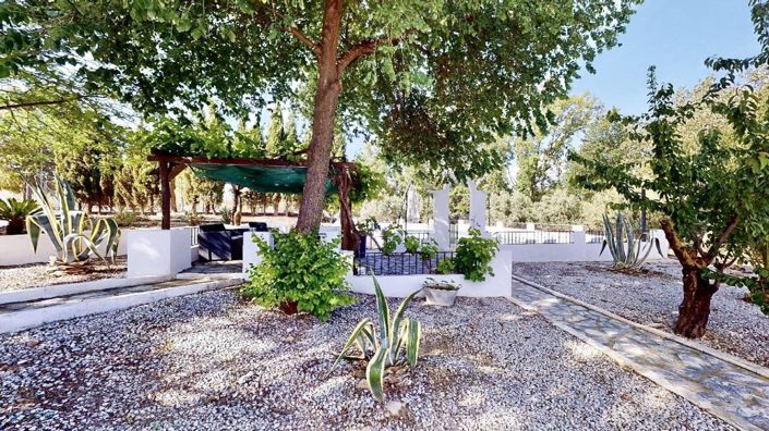 Image No.34-12 Bed Property for sale