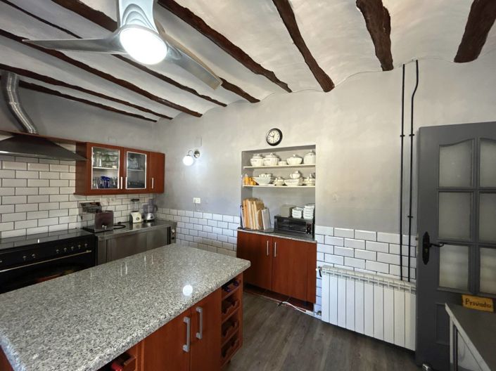 Image No.8-12 Bed Property for sale