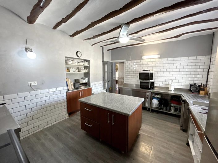 Image No.9-12 Bed Property for sale