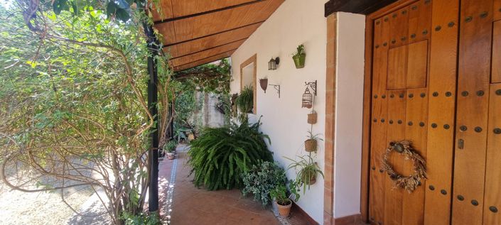 Image No.3-4 Bed Villa for sale