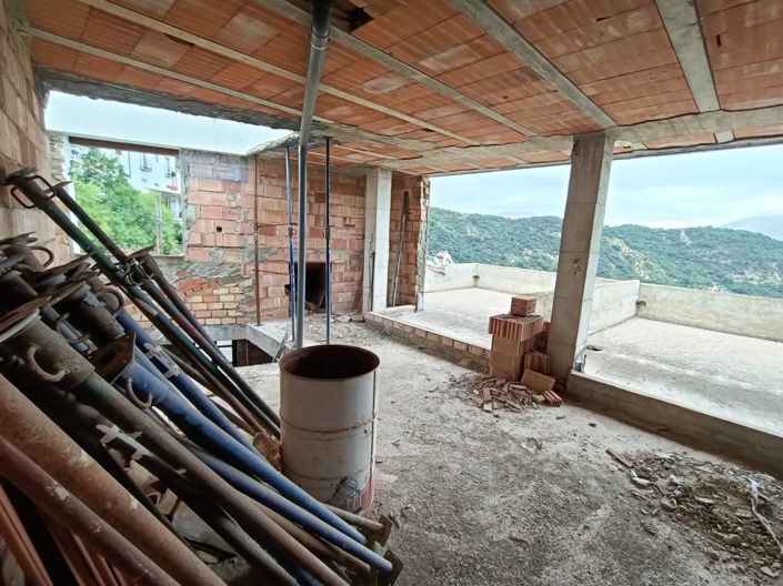 Image No.17-6 Bed Village House for sale