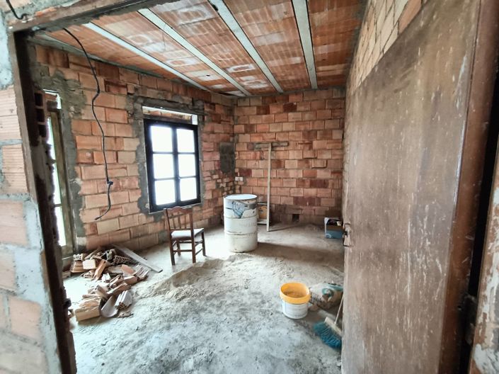 Image No.9-6 Bed Village House for sale