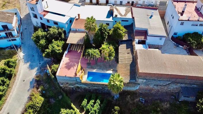 Image No.1-4 Bed Townhouse for sale