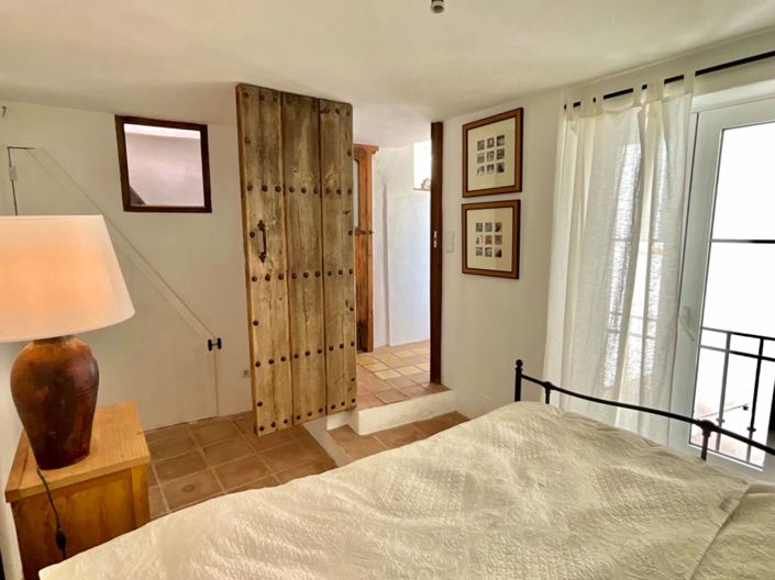 Image No.18-4 Bed Village House for sale