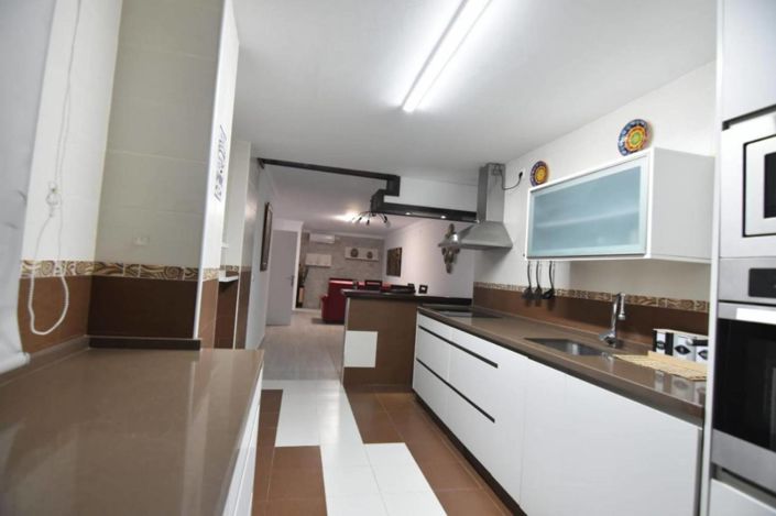 Image No.15-3 Bed Property for sale