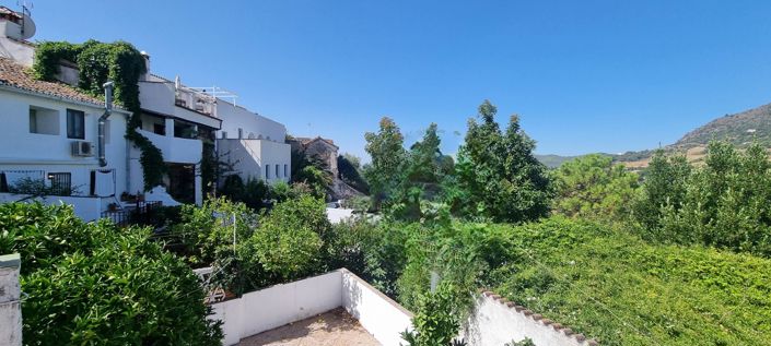 Image No.20-3 Bed Village House for sale