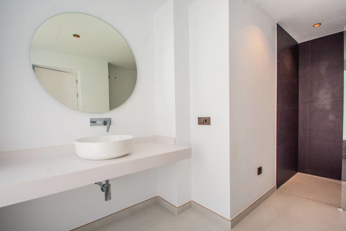 Image No.26-4 Bed Villa for sale