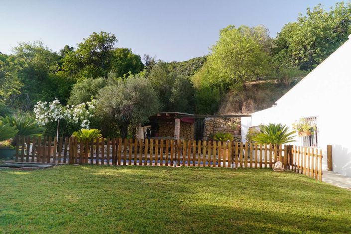 Image No.18-2 Bed Country House for sale