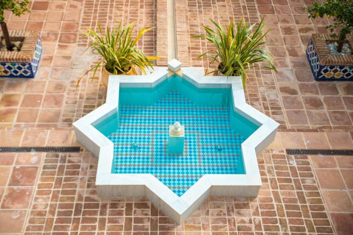 Image No.12-7 Bed Property for sale