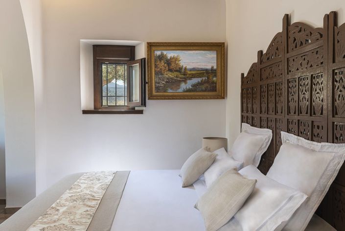 Image No.34-7 Bed Property for sale