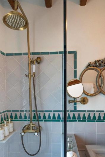 Image No.46-7 Bed Property for sale