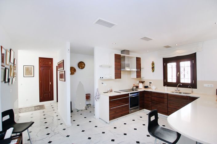 Image No.12-5 Bed Country House for sale