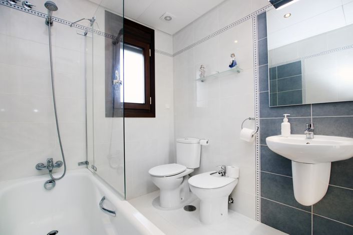 Image No.15-5 Bed Country House for sale