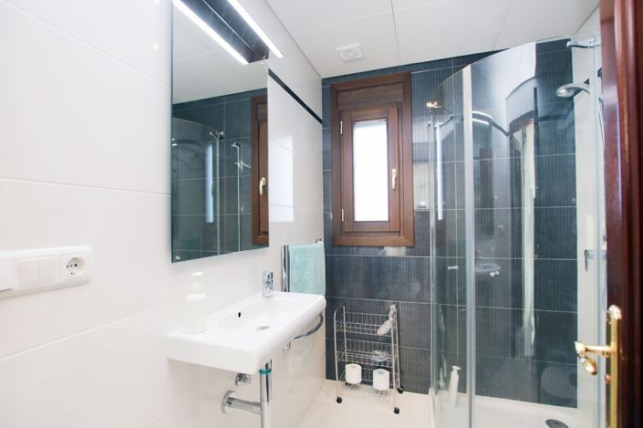 Image No.18-5 Bed Country House for sale